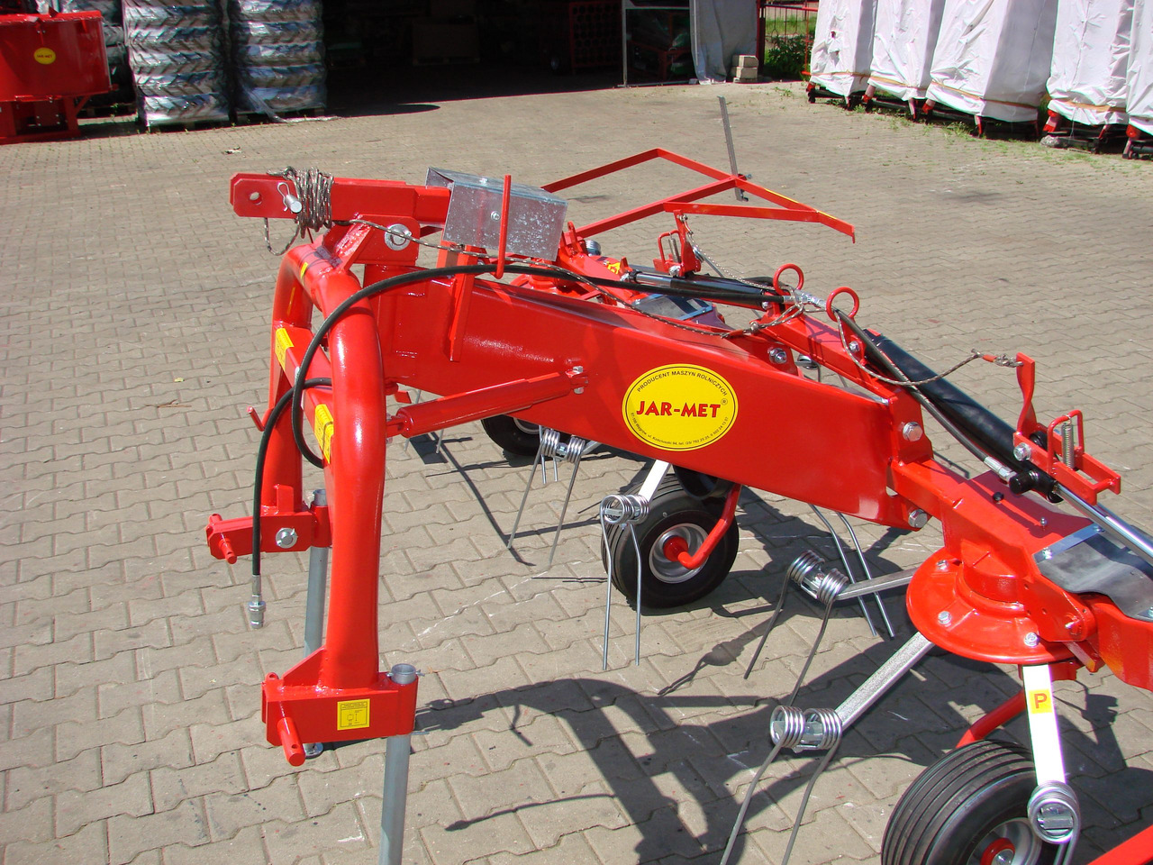 JAR-MET Schwader / Tedder / Faneuse / Przetrząsacz 5,2 m - Heuwender/ Wenderechen: das Bild 4 JAR-MET Schwader / Tedder / Faneuse / Przetrząsacz 5,2 m - Heuwender/ Wenderechen: das Bild 4