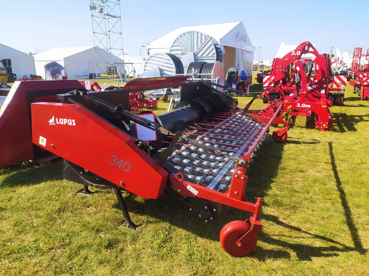 Zubehör für Erntemaschine, Zustand - NEU Lupus Schwadaufnehmer / Pickup header / Ramasseurs d'andains / Recogedor de hileras / Raccoglitore di andane /  Подборщик валков / Podbieracz pokosów 3,4 m: das Bild 11