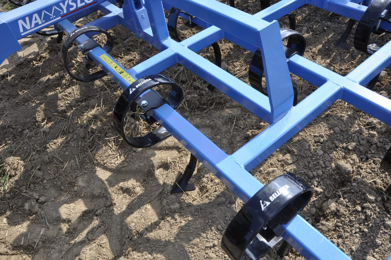 Namyslo Saatbettbereitung / Seedbed preparation / Combiné de préparation / Unidad de cultivo ecológico de poca profundidad / Unità di coltivazione biologica a bassa profondità / Agregat do płytkiej uprawy 5 - Grubber: das Bild 5 Namyslo Saatbettbereitung / Seedbed preparation / Combiné de préparation / Unidad de cultivo ecológico de poca profundidad / Unità di coltivazione biologica a bassa profondità / Agregat do płytkiej uprawy 5 - Grubber: das Bild 5