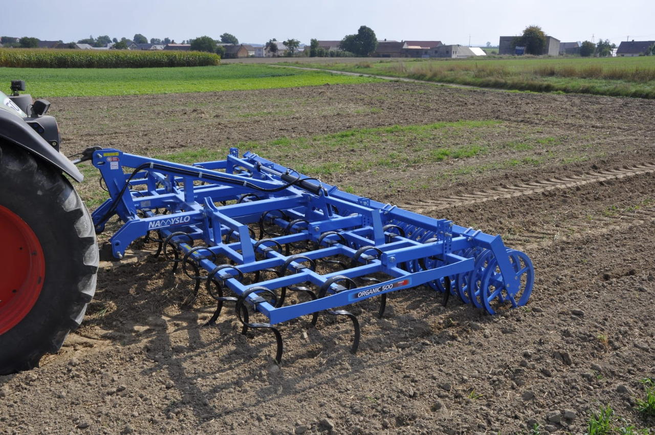 Namyslo Saatbettbereitung / Seedbed preparation / Combiné de préparation / Unidad de cultivo ecológico de poca profundidad / Unità di coltivazione biologica a bassa profondità / Agregat do płytkiej uprawy 5 - Grubber: das Bild 1 Namyslo Saatbettbereitung / Seedbed preparation / Combiné de préparation / Unidad de cultivo ecológico de poca profundidad / Unità di coltivazione biologica a bassa profondità / Agregat do płytkiej uprawy 5 - Grubber: das Bild 1