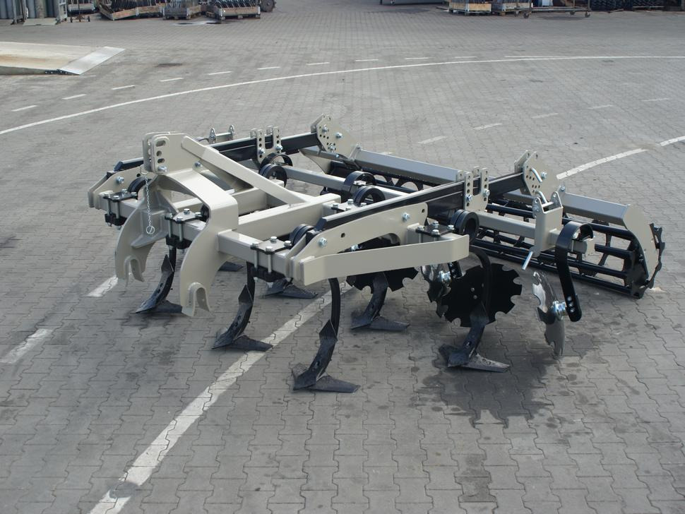ROLEX Flügelschargrubber / Stubble cultivator / Dechaumeur à dents / Стерневой культиватор / Agregat podorywkowy 3 m - Grubber: das Bild 1 ROLEX Flügelschargrubber / Stubble cultivator / Dechaumeur à dents / Стерневой культиватор / Agregat podorywkowy 3 m - Grubber: das Bild 1