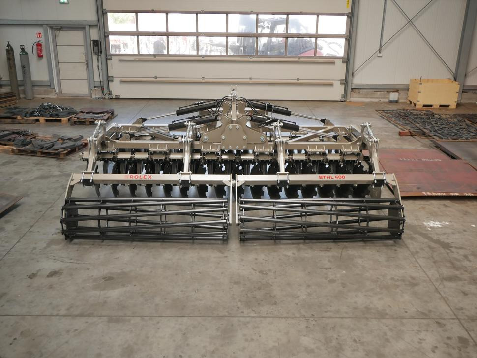 ROLEX Hydraulische Scheibenegge / Hydraulic discs harrow / Dechaumeur à disques / Erpice a dischi / Гидравлическая дисковая борона / Brona talerzowa hydraulicznie składana lekka 4 m - Scheibenegge: das Bild 4 ROLEX Hydraulische Scheibenegge / Hydraulic discs harrow / Dechaumeur à disques / Erpice a dischi / Гидравлическая дисковая борона / Brona talerzowa hydraulicznie składana lekka 4 m - Scheibenegge: das Bild 4