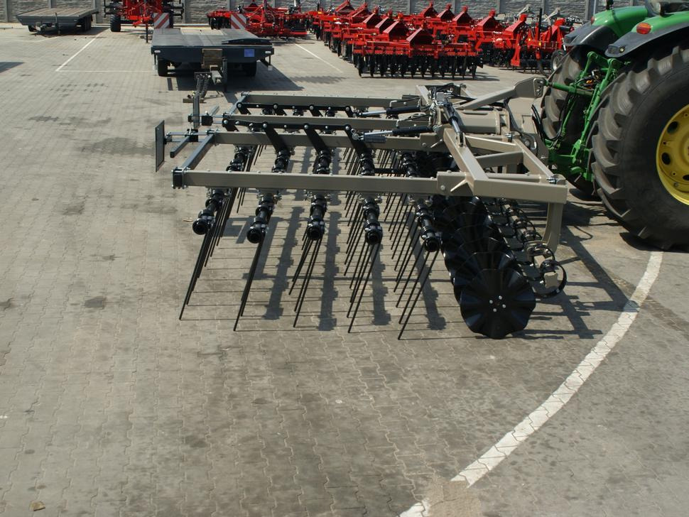 ROLEX Mulchegge / Mulch harrow / Herse de déchaumage / Erpice pacciamante / Борона для мульчирования / Brona mulczowa 7,5 m - Wiesenstriegel: das Bild 4 ROLEX Mulchegge / Mulch harrow / Herse de déchaumage / Erpice pacciamante / Борона для мульчирования / Brona mulczowa 7,5 m - Wiesenstriegel: das Bild 4
