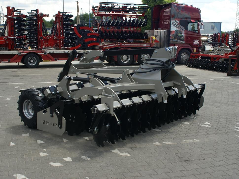 ROLEX Scheibenegge / Disc harrow with hydropack and tire roller / Dechaumeur à disques / Erpice a dischi / Дисковая борона с гидропаком и колёсным катком / Agregat talerzowy uprawowy z hydropackiem i - Scheibenegge: das Bild 5 ROLEX Scheibenegge / Disc harrow with hydropack and tire roller / Dechaumeur à disques / Erpice a dischi / Дисковая борона с гидропаком и колёсным катком / Agregat talerzowy uprawowy z hydropackiem i - Scheibenegge: das Bild 5