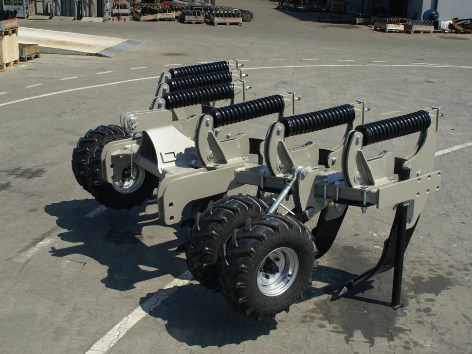 ROLEX Tiefenlockerer / Subsoiler / Décompacteur / Dissodatori / Subsolador / Глубокорыхлитель / Głębosz typ V 3 m - Tiefenlockerer: das Bild 2 ROLEX Tiefenlockerer / Subsoiler / Décompacteur / Dissodatori / Subsolador / Глубокорыхлитель / Głębosz typ V 3 m - Tiefenlockerer: das Bild 2