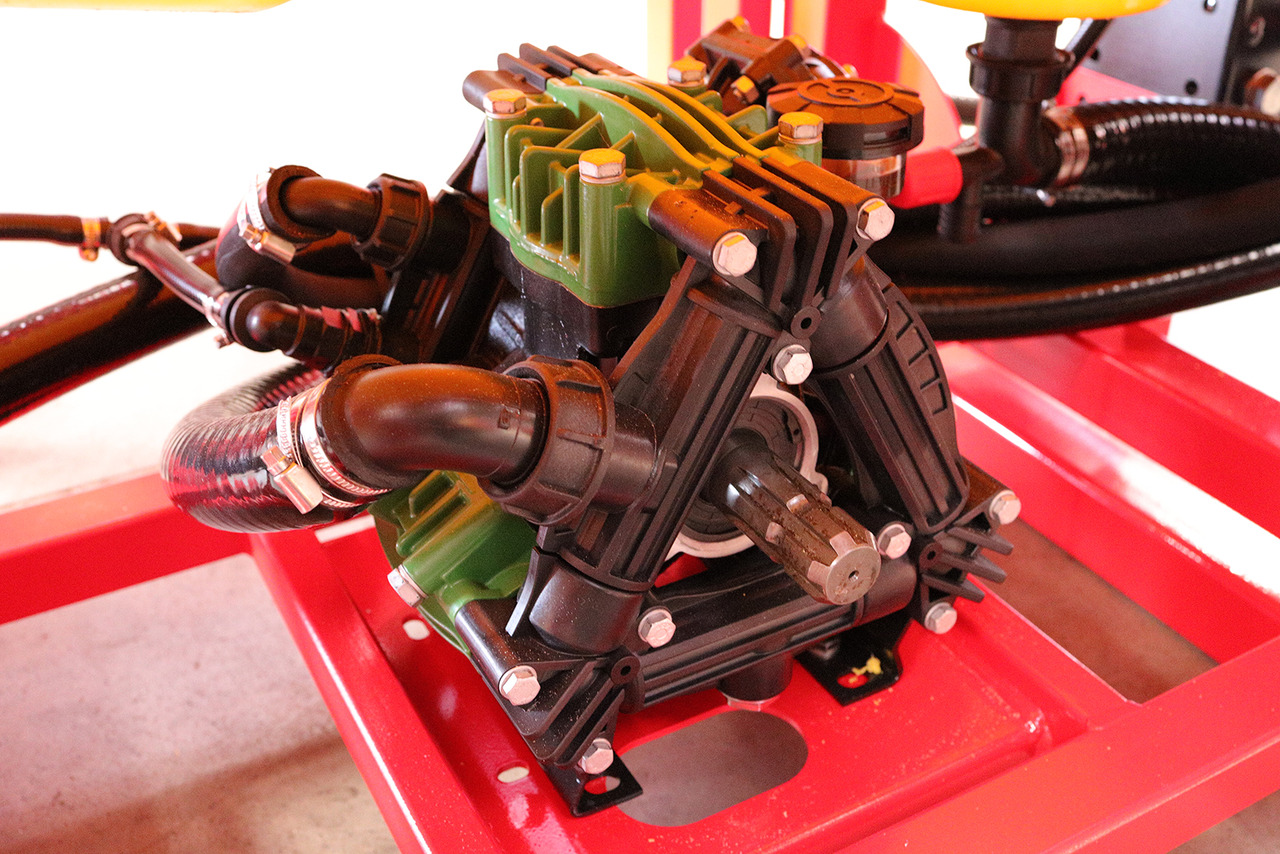 WOPROL Feldspritze / Sprayer / Pulvérisateur / Opryskiwacz 600 L - Anbauspritze: das Bild 5 WOPROL Feldspritze / Sprayer / Pulvérisateur / Opryskiwacz 600 L - Anbauspritze: das Bild 5