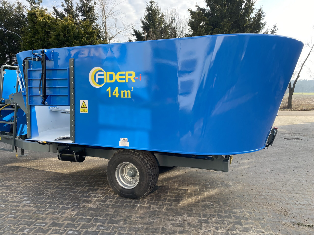 ZAMET Futtermischwagen / Feed mixer / Melangeuse / Carro miscelatore / Vagoneta 2 sinfines / Кормораздатчик 2 шнека / Wóz paszowy 14 m3 - Futtermischwagen: das Bild 3 ZAMET Futtermischwagen / Feed mixer / Melangeuse / Carro miscelatore / Vagoneta 2 sinfines / Кормораздатчик 2 шнека / Wóz paszowy 14 m3 - Futtermischwagen: das Bild 3