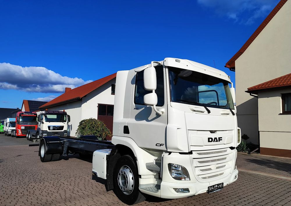 DAF CF 300 4X2 18T EURO 6 SILNIK 11L RAMA DO ZABUDOWY 176 TYS KM - Fahrgestell LKW: das Bild 3 DAF CF 300 4X2 18T EURO 6 SILNIK 11L RAMA DO ZABUDOWY 176 TYS KM - Fahrgestell LKW: das Bild 3