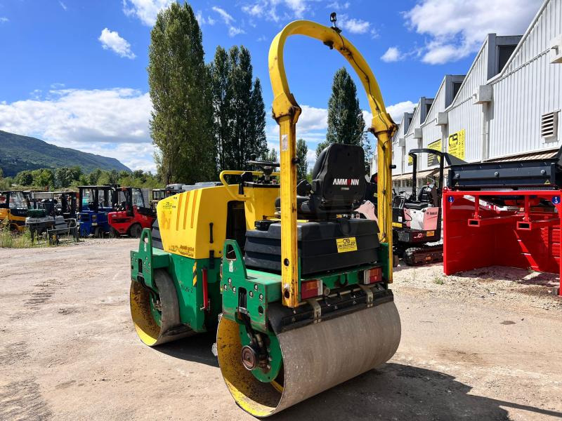 Ammann COMPACTEUR AV26-2 ROULEAU TANDEM VIBRANT ARTICULÉ - Kleine Walze: das Bild 5 Ammann COMPACTEUR AV26-2 ROULEAU TANDEM VIBRANT ARTICULÉ - Kleine Walze: das Bild 5