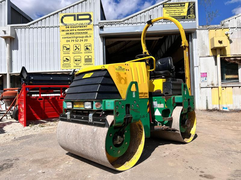 Ammann COMPACTEUR AV26-2 ROULEAU TANDEM VIBRANT ARTICULÉ - Kleine Walze: das Bild 1 Ammann COMPACTEUR AV26-2 ROULEAU TANDEM VIBRANT ARTICULÉ - Kleine Walze: das Bild 1