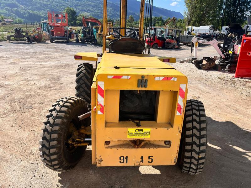 INTERNATIONAL IH 2525 CHARIOT ELEVATEUR 2,5T 3,6m - Dieselstapler: das Bild 3 INTERNATIONAL IH 2525 CHARIOT ELEVATEUR 2,5T 3,6m - Dieselstapler: das Bild 3
