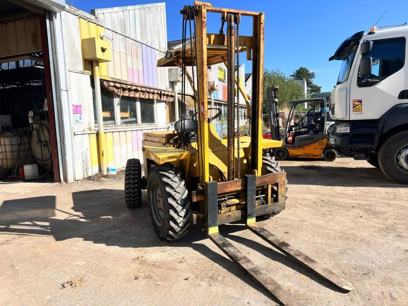 INTERNATIONAL IH 2525 CHARIOT ELEVATEUR 2,5T 3,6m - Dieselstapler: das Bild 5 INTERNATIONAL IH 2525 CHARIOT ELEVATEUR 2,5T 3,6m - Dieselstapler: das Bild 5