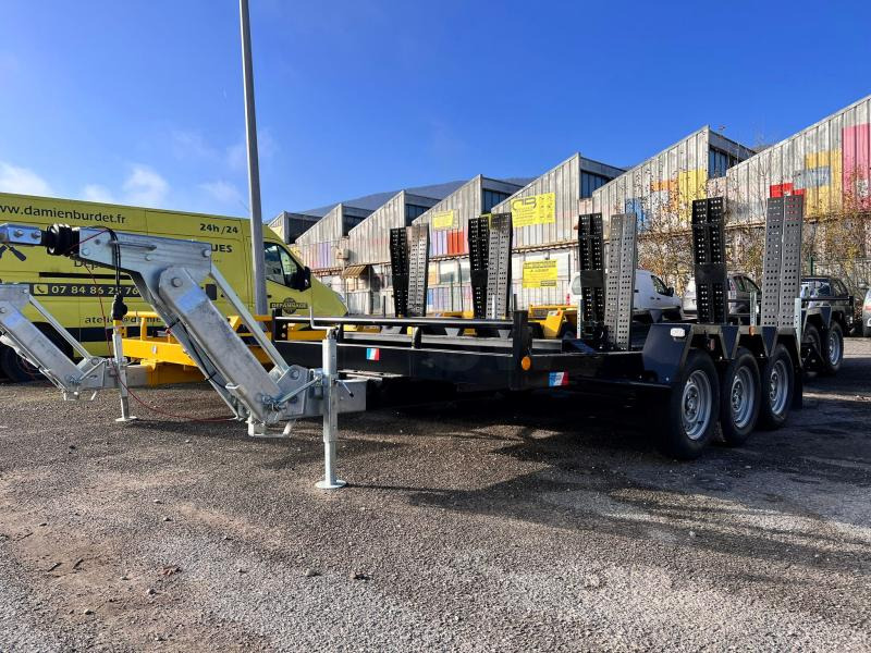 Moiroud TR3500 3 ESSIEUX 3T5 NEUVE MOIROUD NOIRE LARGE - Baumaschinenanhänger: das Bild 2 Moiroud TR3500 3 ESSIEUX 3T5 NEUVE MOIROUD NOIRE LARGE - Baumaschinenanhänger: das Bild 2