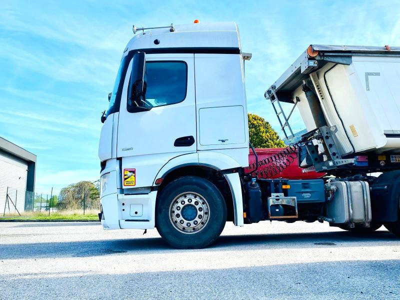 MERCEDES Tracteur routier ACTROS 1851 4X2 avec KIT HYDRAULIQUE - Sattelzugmaschine: das Bild 2 MERCEDES Tracteur routier ACTROS 1851 4X2 avec KIT HYDRAULIQUE - Sattelzugmaschine: das Bild 2