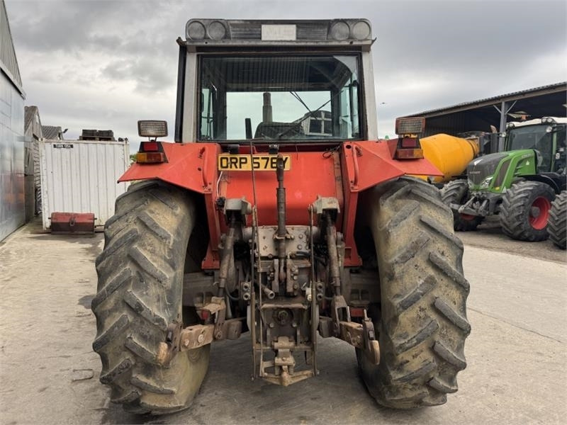 Massey Ferguson Massey Ferguson 2720 - Traktor: das Bild 5 Massey Ferguson Massey Ferguson 2720 - Traktor: das Bild 5