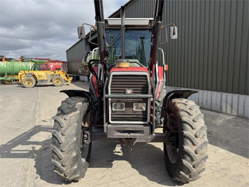 Massey Ferguson Massey Ferguson 3075 Dynashift *Low Hours* - Traktor: das Bild 5 Massey Ferguson Massey Ferguson 3075 Dynashift *Low Hours* - Traktor: das Bild 5