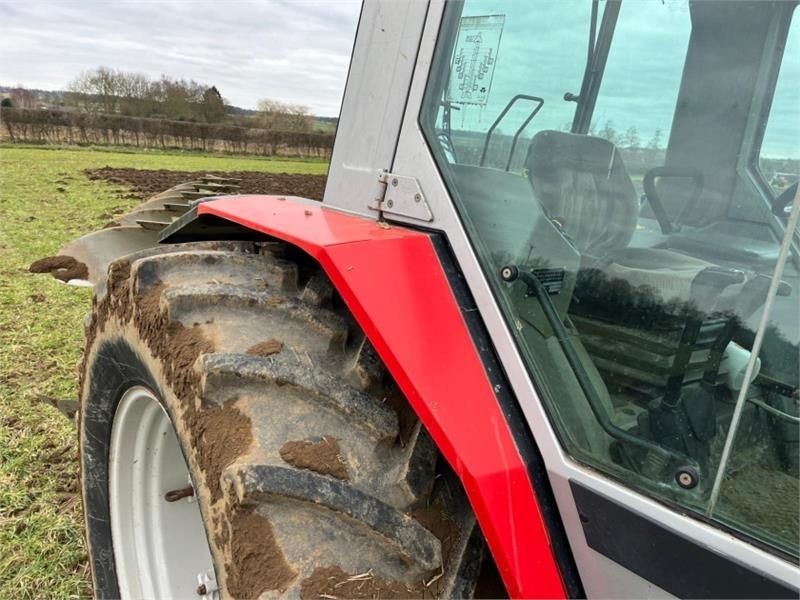 Massey Ferguson Massey Ferguson 3120 Dynashift - Traktor: das Bild 5 Massey Ferguson Massey Ferguson 3120 Dynashift - Traktor: das Bild 5