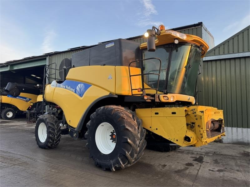 New Holland CR 980 c/w 30ft Varifeed Header - Zubehör für Erntemaschine: das Bild 3 New Holland CR 980 c/w 30ft Varifeed Header - Zubehör für Erntemaschine: das Bild 3