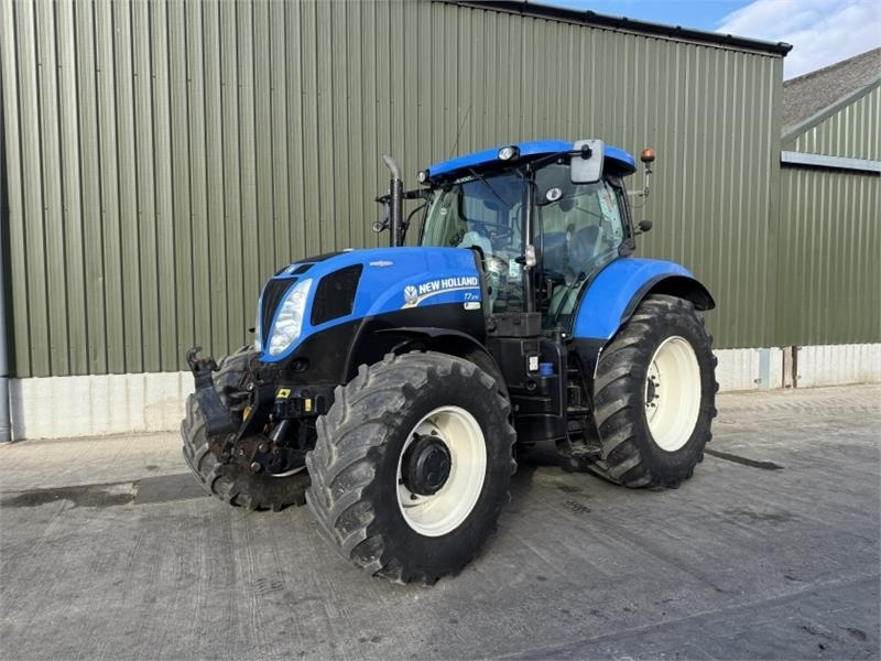 New Holland New Holland T7.210 Auto Command - Traktor: das Bild 1 New Holland New Holland T7.210 Auto Command - Traktor: das Bild 1