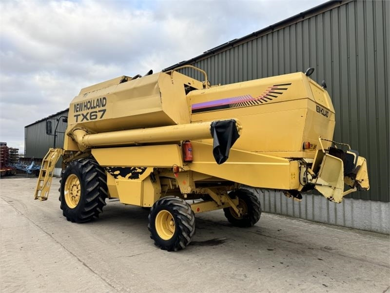 New Holland New Holland TX67 c/w 20ft Header - Zubehör für Erntemaschine: das Bild 4 New Holland New Holland TX67 c/w 20ft Header - Zubehör für Erntemaschine: das Bild 4