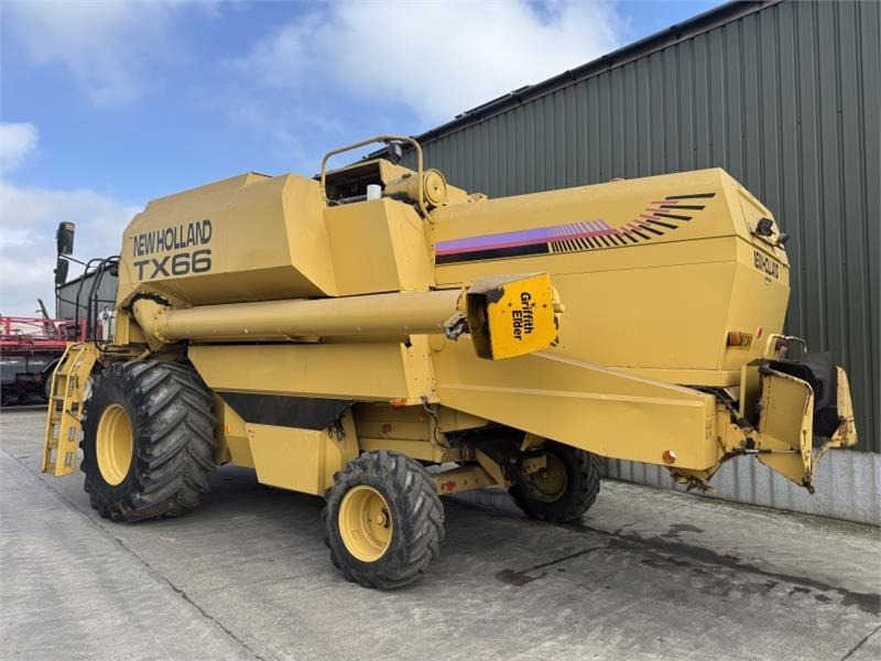 New Holland TX66 Combine Harvester c/ - Zubehör für Erntemaschine: das Bild 2 New Holland TX66 Combine Harvester c/ - Zubehör für Erntemaschine: das Bild 2