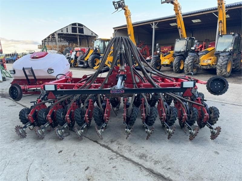 Sumo DD4 Seed Drill c/w Front Tank - Säkombination: das Bild 4 Sumo DD4 Seed Drill c/w Front Tank - Säkombination: das Bild 4