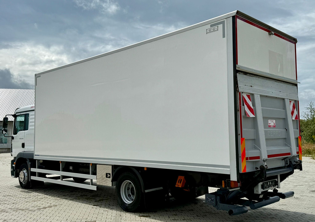 MAN TGM 12.250 / TGL / IZOTERMA / WINDA / 18 EUROPALET / SYPIALKA / 2018 - Isotherm LKW: das Bild 3 MAN TGM 12.250 / TGL / IZOTERMA / WINDA / 18 EUROPALET / SYPIALKA / 2018 - Isotherm LKW: das Bild 3