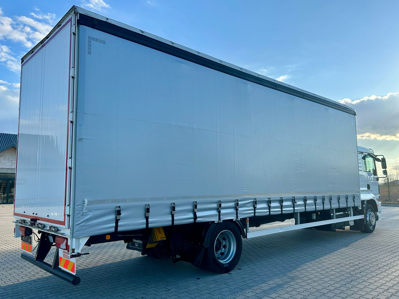 MAN TGM 18.290 / FIRANKA / WINDA / 22 EUROPALETY / AUTOMAT / SYPIALKA / 9 059 KG ŁADOWNOŚCI / NISKI PRZEBIEG / ZSUWANY DACH / EURO 6 - Plane LKW: das Bild 5 MAN TGM 18.290 / FIRANKA / WINDA / 22 EUROPALETY / AUTOMAT / SYPIALKA / 9 059 KG ŁADOWNOŚCI / NISKI PRZEBIEG / ZSUWANY DACH / EURO 6 - Plane LKW: das Bild 5