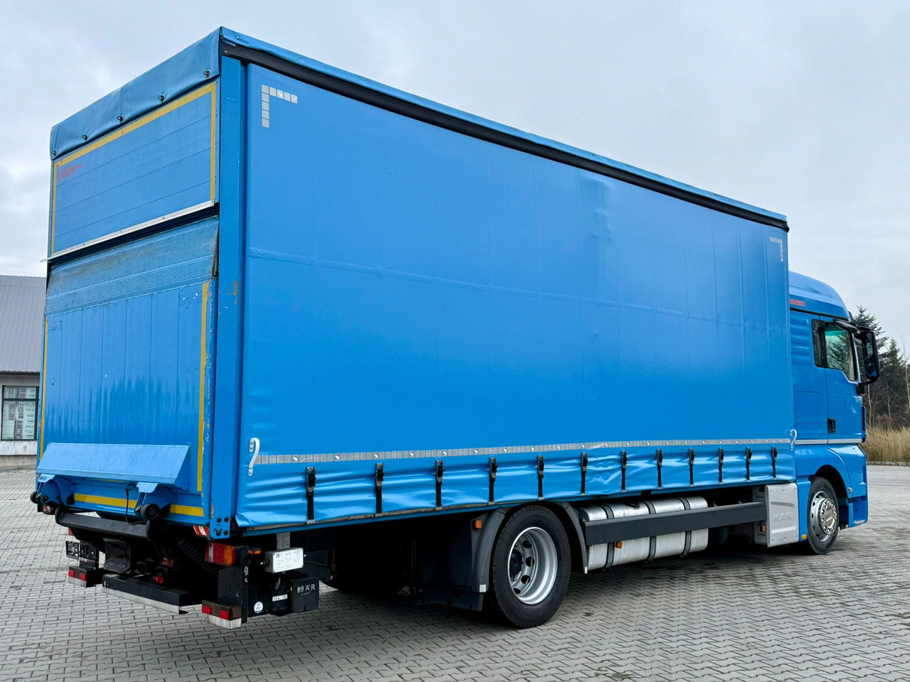 MAN TGX 18.360 / FIRANKA / WINDA / AUTOMAT / NOWE OPONY / EURO 6 / SYPIALKA / SPROWADZONY - Plane LKW: das Bild 5 MAN TGX 18.360 / FIRANKA / WINDA / AUTOMAT / NOWE OPONY / EURO 6 / SYPIALKA / SPROWADZONY - Plane LKW: das Bild 5