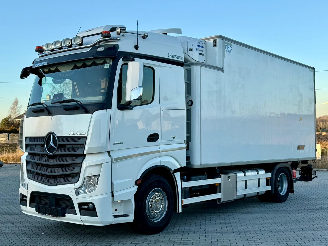 MERCEDES-BENZ ACTROS 1840 / CHŁODNIA / WINDA / 15 EUROPALET / 6.10 M DŁUGOŚCI / DUŻA KABINA / AUTOMAT / SPROWADZONY / SERWISOWANY / EURO 6 - Kühlkoffer LKW: das Bild 2 MERCEDES-BENZ ACTROS 1840 / CHŁODNIA / WINDA / 15 EUROPALET / 6.10 M DŁUGOŚCI / DUŻA KABINA / AUTOMAT / SPROWADZONY / SERWISOWANY / EURO 6 - Kühlkoffer LKW: das Bild 2