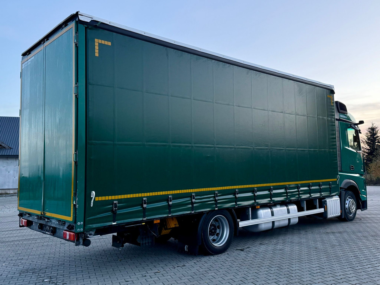 MERCEDES-BENZ ACTROS 1845 / FIRANKA / 19 EUROPALET / DUŻA KABINA / AUTOMAT / 2021 - Plane LKW: das Bild 4 MERCEDES-BENZ ACTROS 1845 / FIRANKA / 19 EUROPALET / DUŻA KABINA / AUTOMAT / 2021 - Plane LKW: das Bild 4