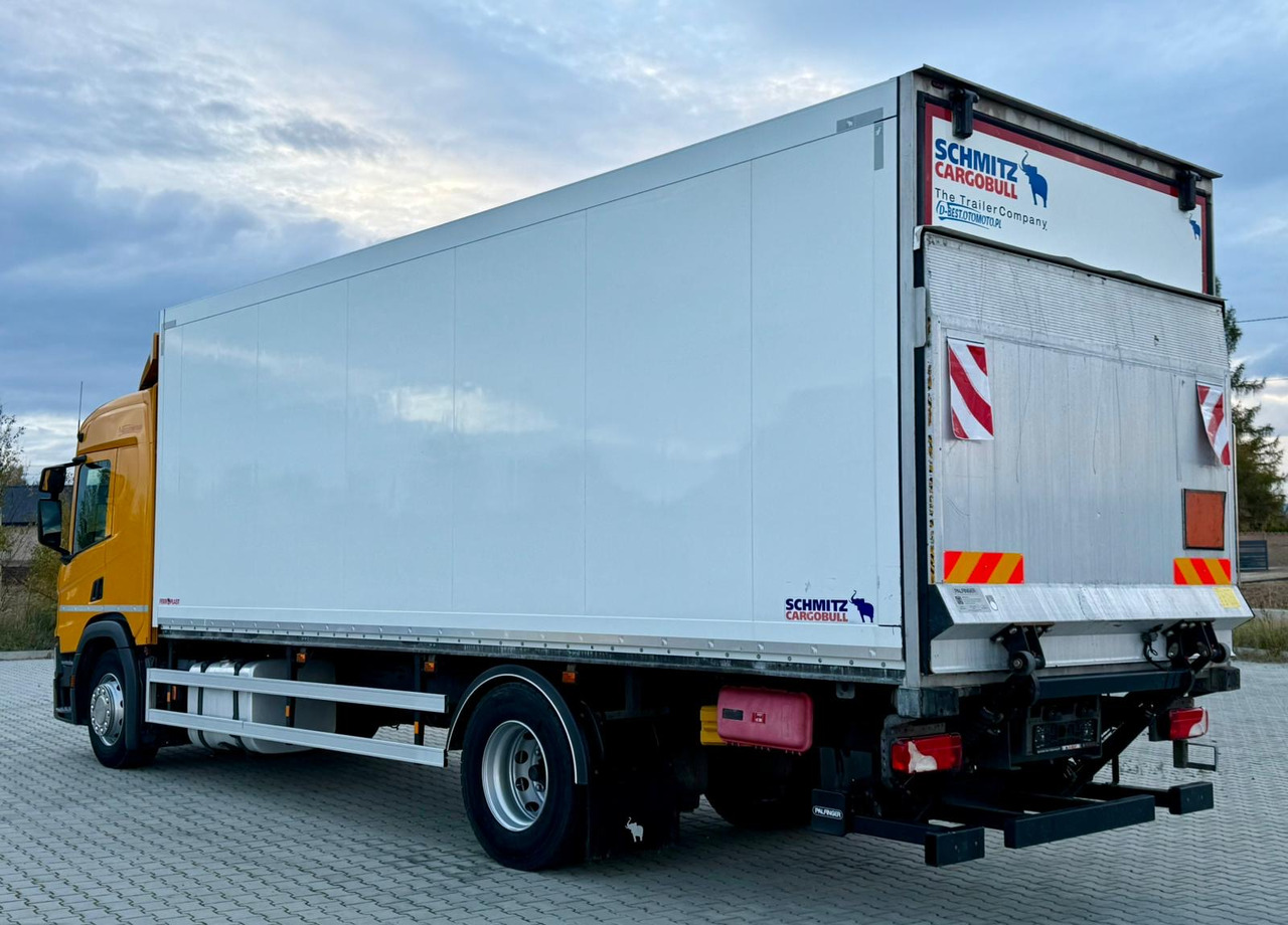 SCANIA P220 / IZOTERMA / WINDA / SCHMITZ / 18 PALET / SILNIK 6 / SYPIALKA / 2019 ROK / NISKI PRZEBIEG - Isotherm LKW: das Bild 3 SCANIA P220 / IZOTERMA / WINDA / SCHMITZ / 18 PALET / SILNIK 6 / SYPIALKA / 2019 ROK / NISKI PRZEBIEG - Isotherm LKW: das Bild 3