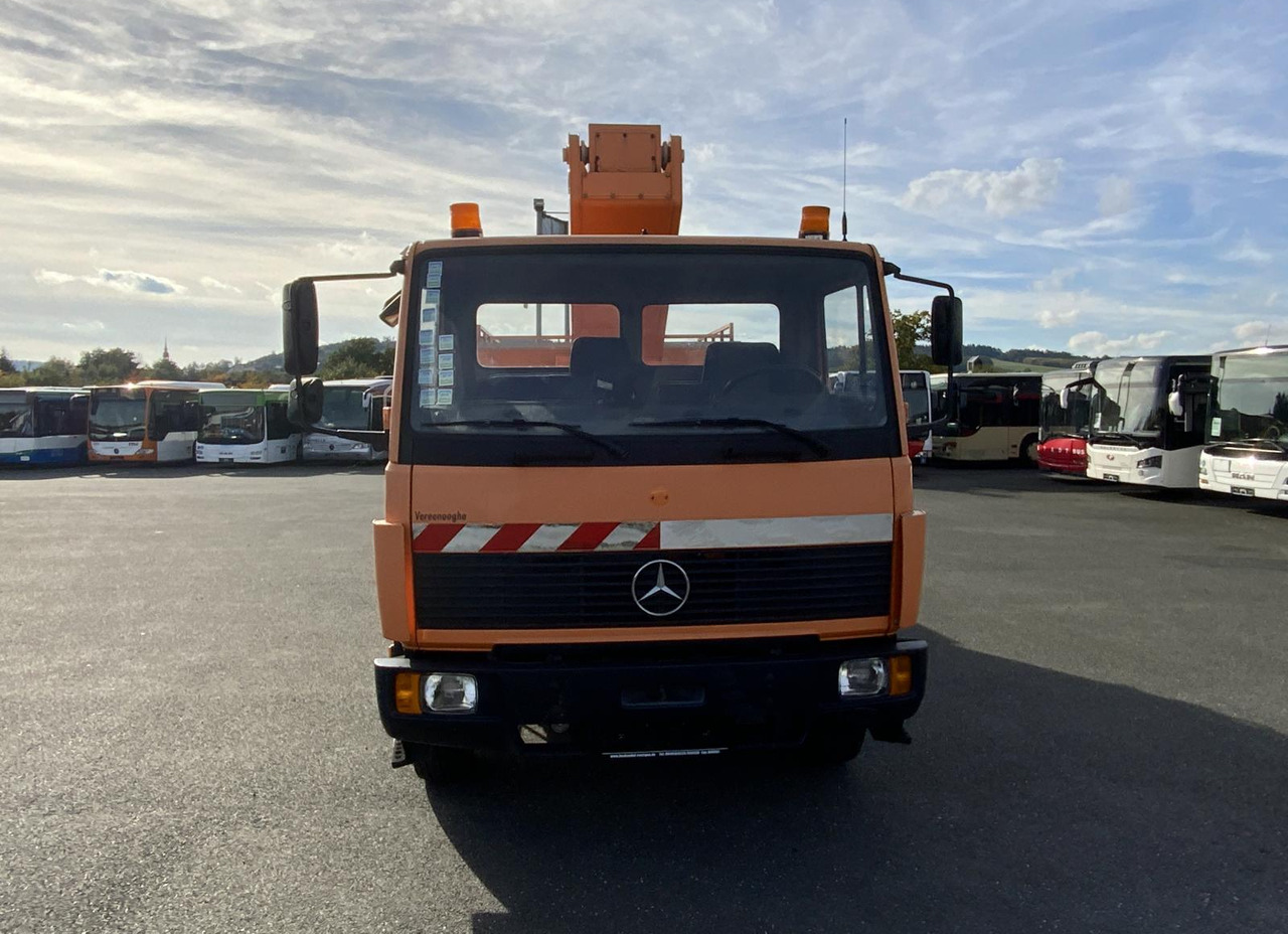 Mercedes-Benz 1117 - LKW mit Arbeitsbühne: das Bild 5 Mercedes-Benz 1117 - LKW mit Arbeitsbühne: das Bild 5