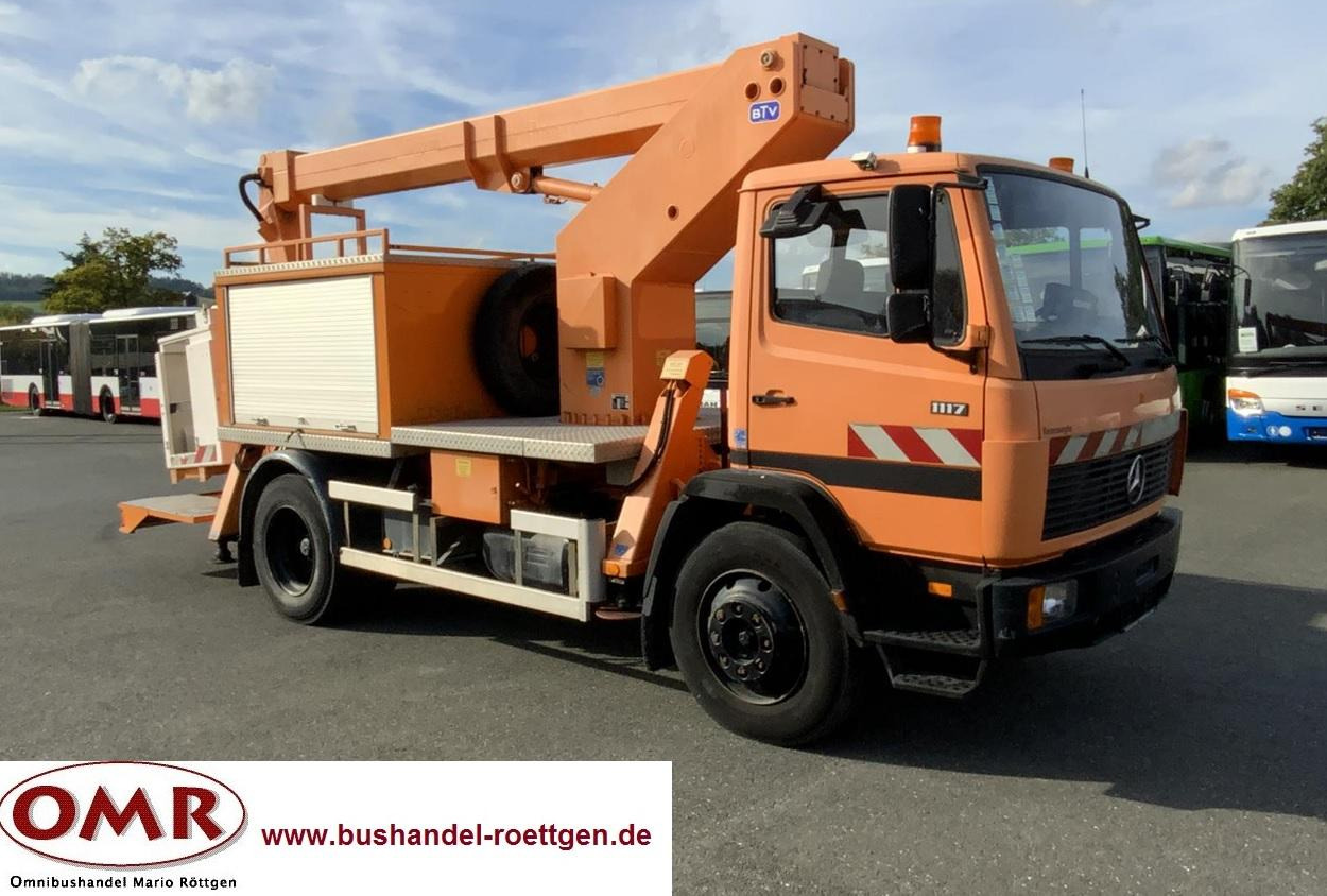 Mercedes-Benz 1117 - LKW mit Arbeitsbühne: das Bild 1 Mercedes-Benz 1117 - LKW mit Arbeitsbühne: das Bild 1