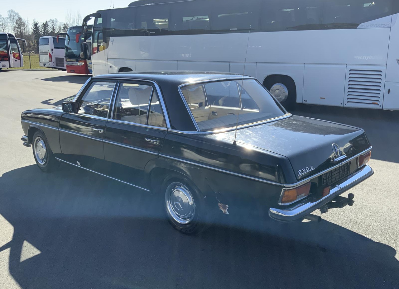 Mercedes-Benz 200 D/8 - PKW: das Bild 3 Mercedes-Benz 200 D/8 - PKW: das Bild 3