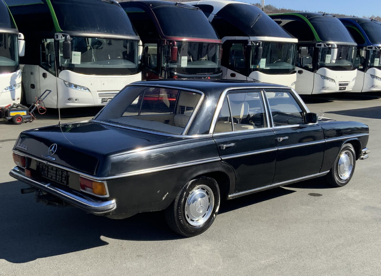 Mercedes-Benz 200 D/8 - PKW: das Bild 4 Mercedes-Benz 200 D/8 - PKW: das Bild 4