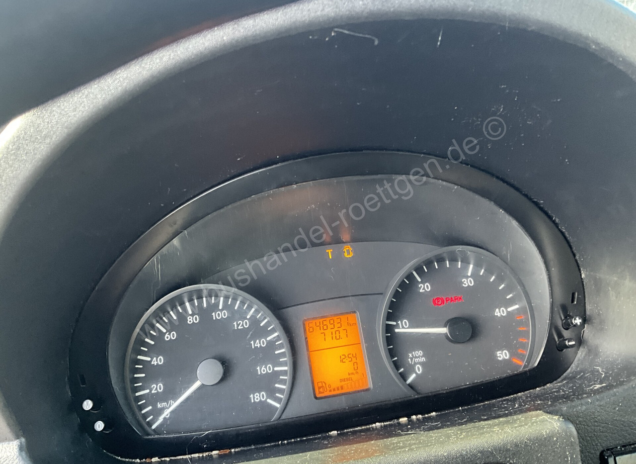 Kleinbus, Personentransporter Mercedes-Benz Sprinter: das Bild 19