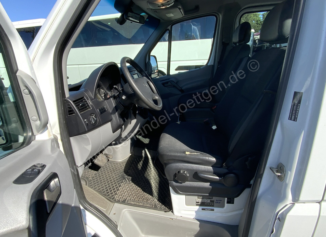 Kleinbus, Personentransporter Mercedes-Benz Sprinter: das Bild 16