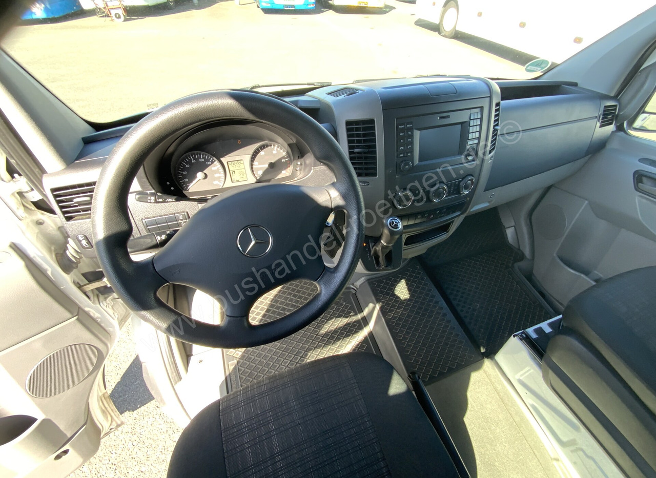 Kleinbus, Personentransporter Mercedes-Benz Sprinter: das Bild 17