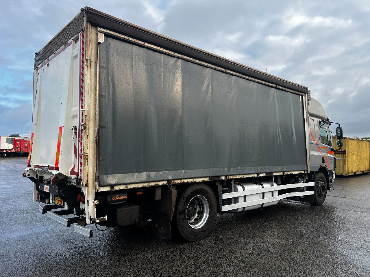 DAF CF 75.250 SC, Euro 5 - Plane LKW: das Bild 3 DAF CF 75.250 SC, Euro 5 - Plane LKW: das Bild 3