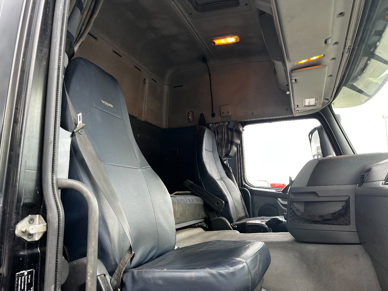 Koffer LKW Volvo FM 9.300 Globe 6x2, Euro 5: das Bild 14