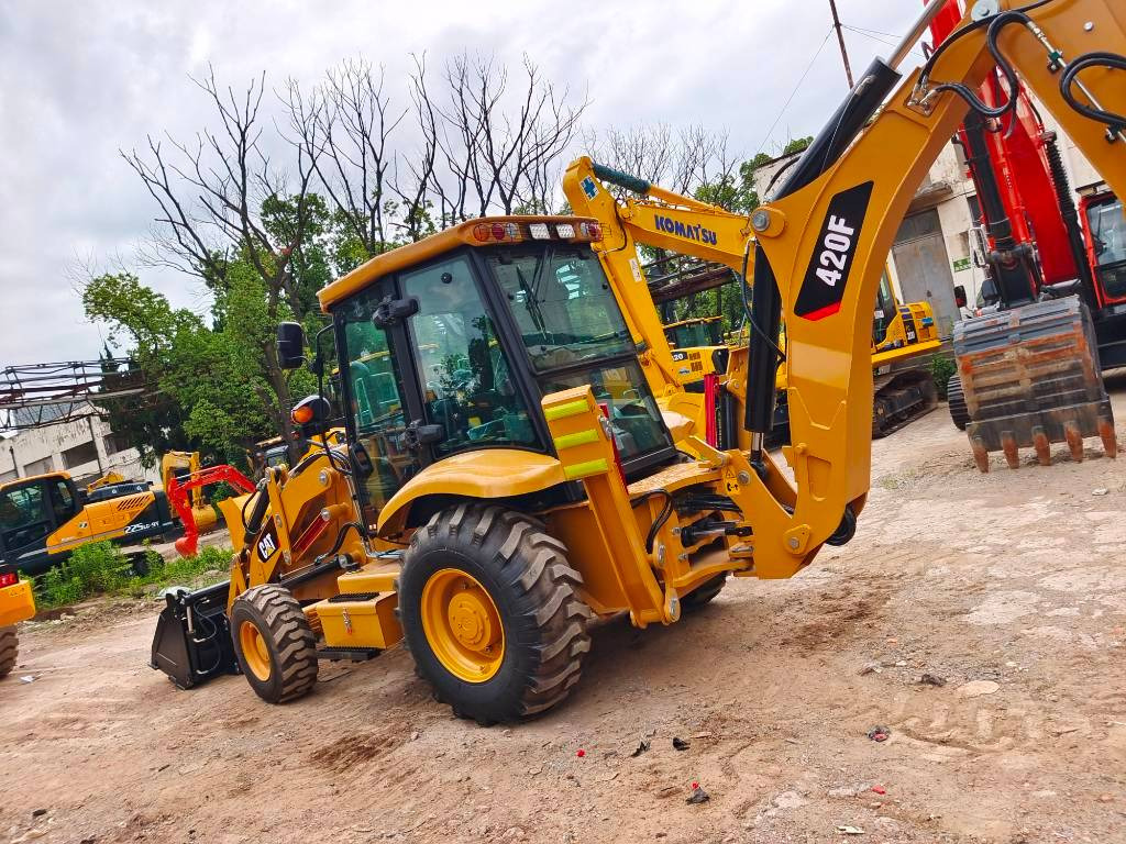 CAT 100% new caterpillar 420 F - Baggerlader: das Bild 2 CAT 100% new caterpillar 420 F - Baggerlader: das Bild 2