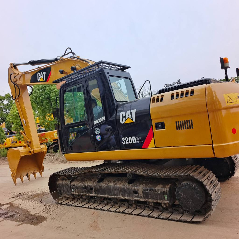 CAT 320 D2L - Kettenbagger: das Bild 2 CAT 320 D2L - Kettenbagger: das Bild 2