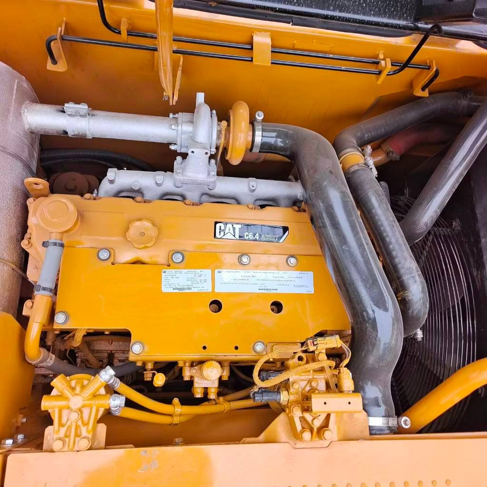 CAT 320 D2L - Kettenbagger: das Bild 3 CAT 320 D2L - Kettenbagger: das Bild 3