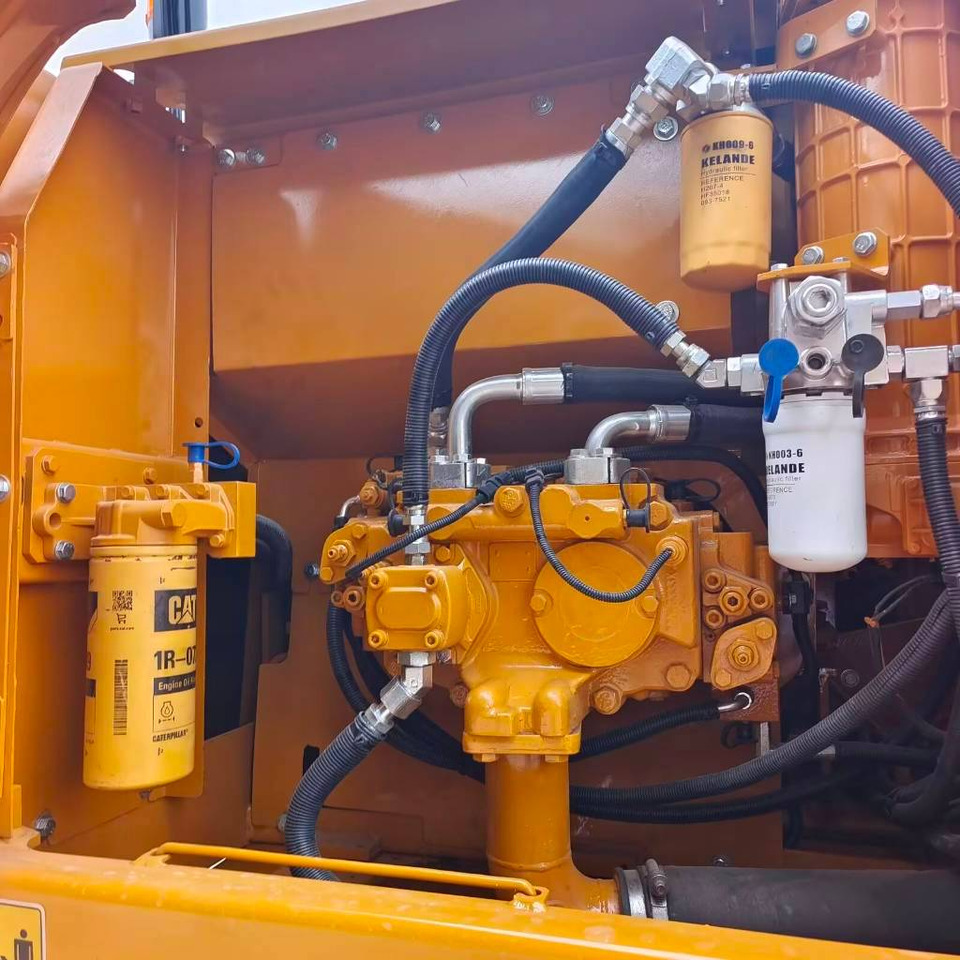 CAT 320 D2L - Kettenbagger: das Bild 4 CAT 320 D2L - Kettenbagger: das Bild 4