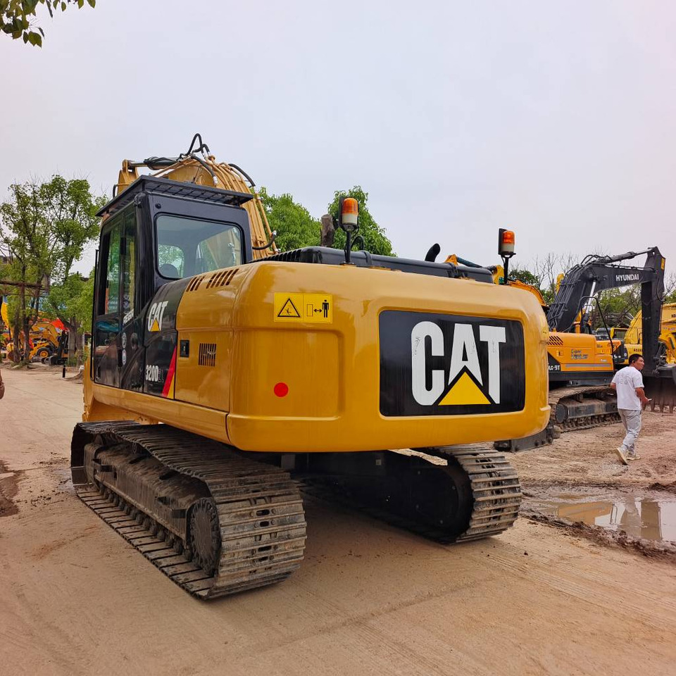 CAT 320 D2L - Kettenbagger: das Bild 4 CAT 320 D2L - Kettenbagger: das Bild 4
