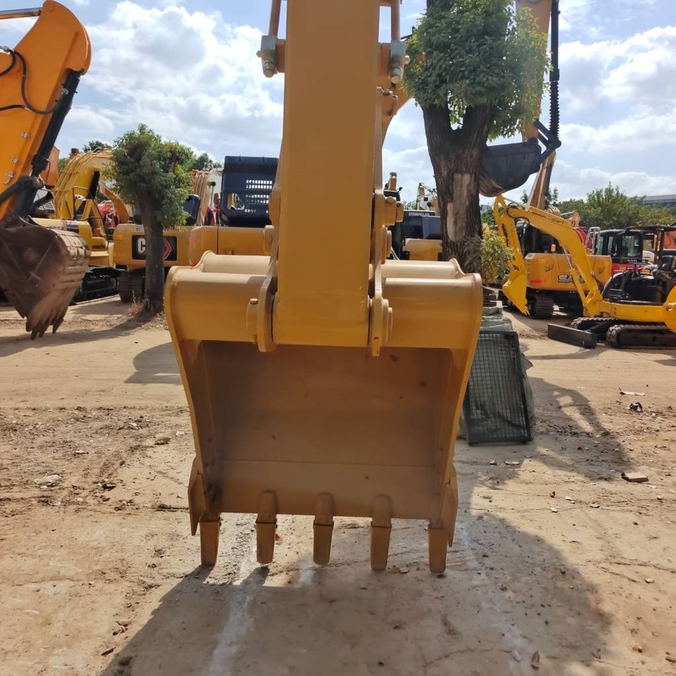 CAT 320D2 - Kettenbagger: das Bild 2 CAT 320D2 - Kettenbagger: das Bild 2