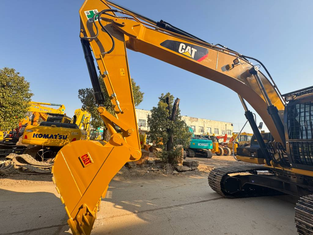 Kettenbagger CAT 330 D L: das Bild 34