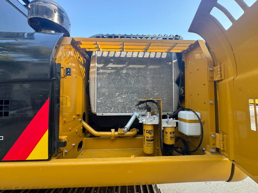 Kettenbagger CAT 330 D L: das Bild 16