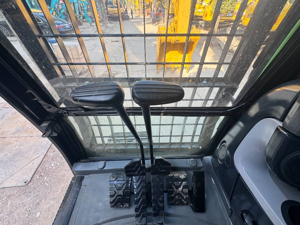 Kettenbagger CAT 330 D L: das Bild 7